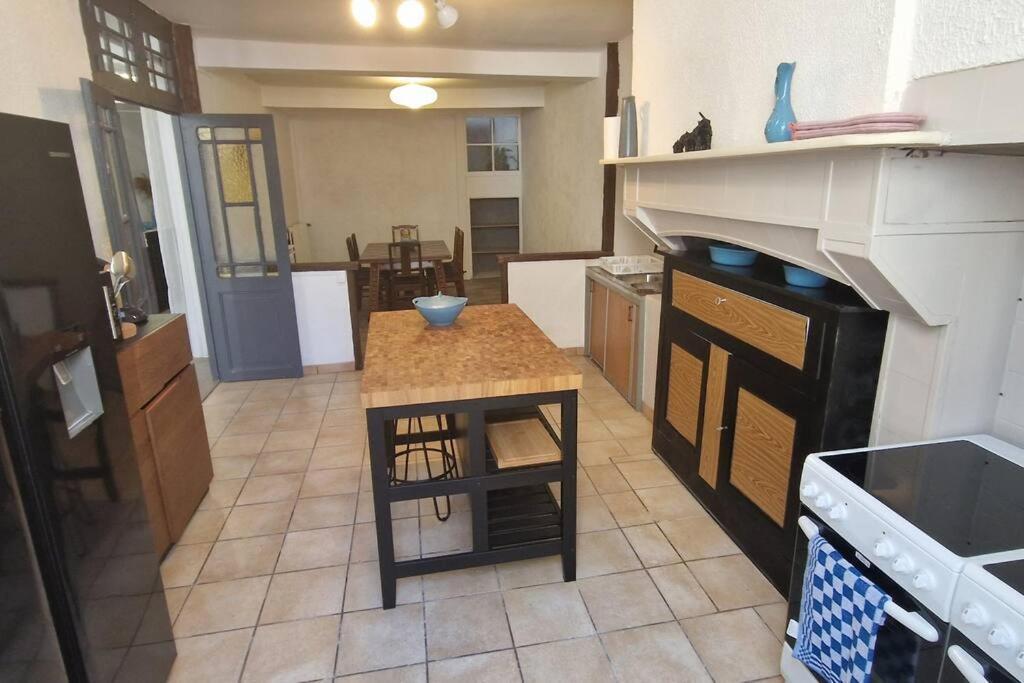 Chambre Dans Maison De Ville - 2 Personnes Олорон-Сент-Мари Экстерьер фото